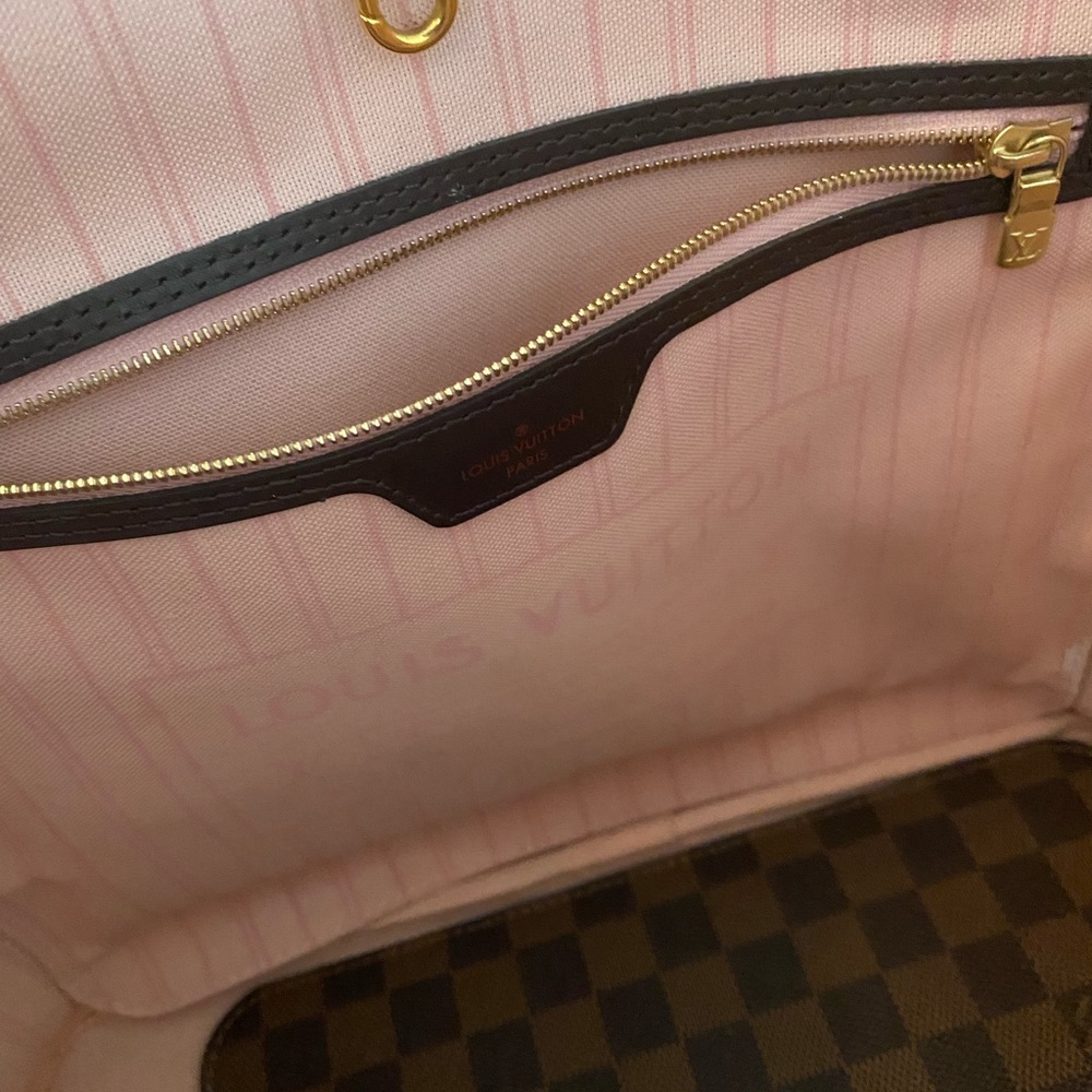 Louis Vuitton Neverfull mm - Picture 8 of 16